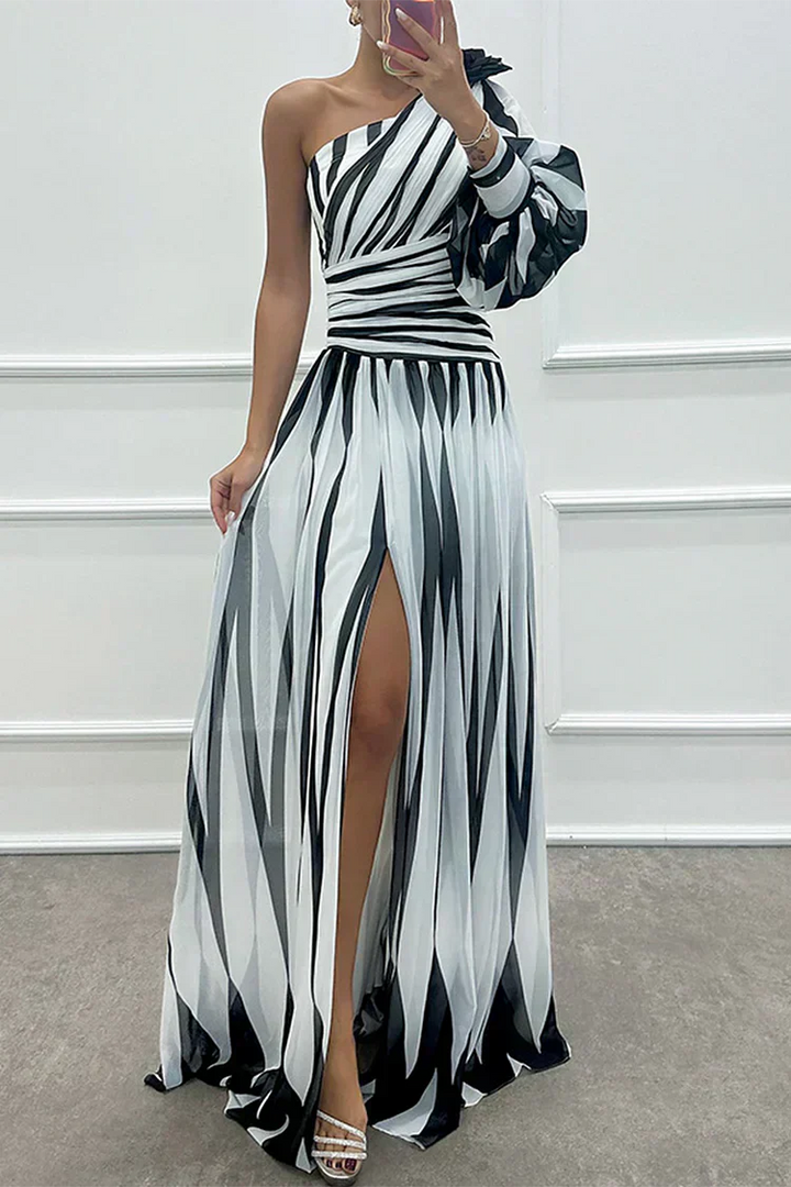 Hazel™ | Elegant Striped Maxi Dress with One Shoulder
