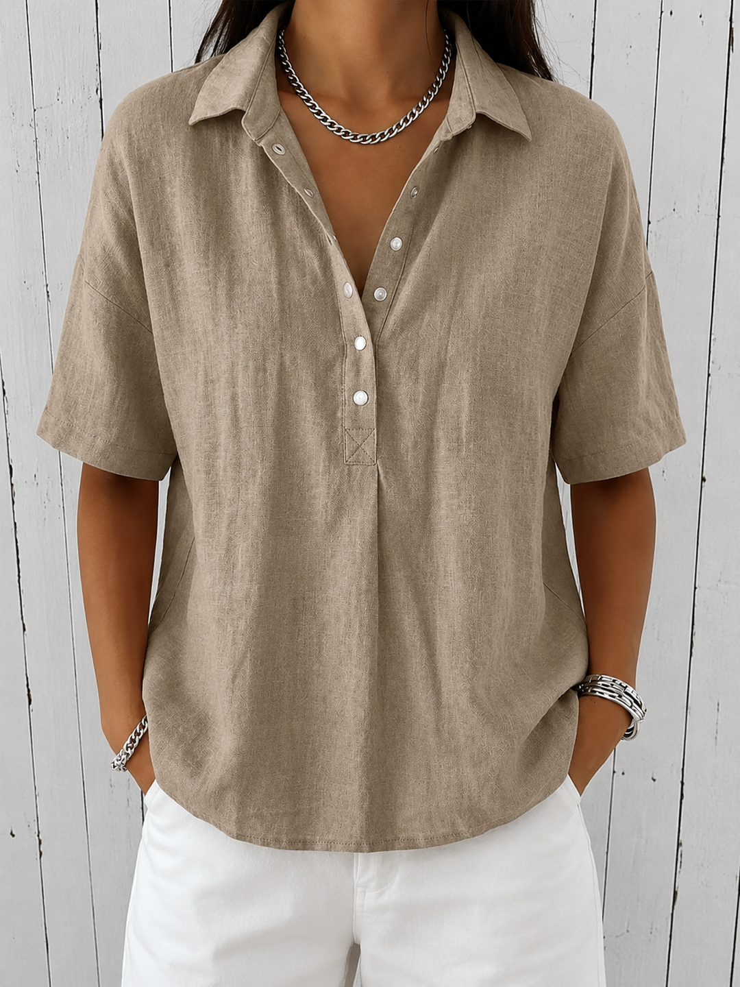 Ava | Blouse with Collar and Button