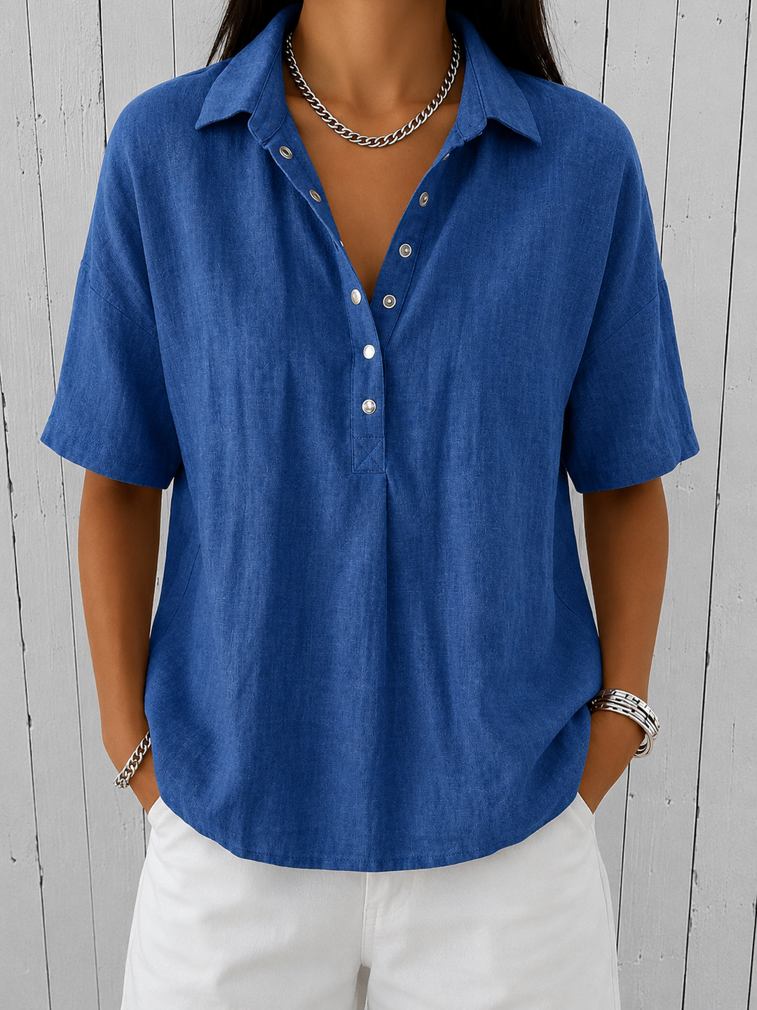Ava | Blouse with Collar and Button
